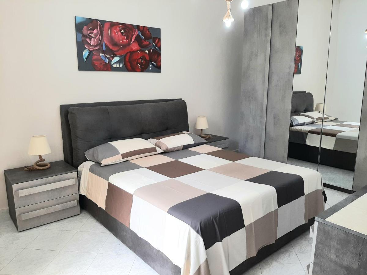 La Casa Di Nino Villa Portici Luaran gambar